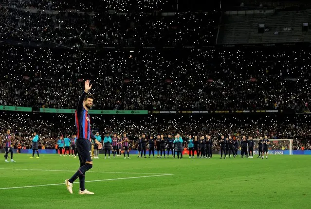 Barcelona's Spanish defender Gerard Pique waves at the end of the La liga football match between FC Barcelona vs UD Almeria at the Camp Nou stadium in Barcelona on November 5, 2022. (Photo by Albert Gea/Reuters)