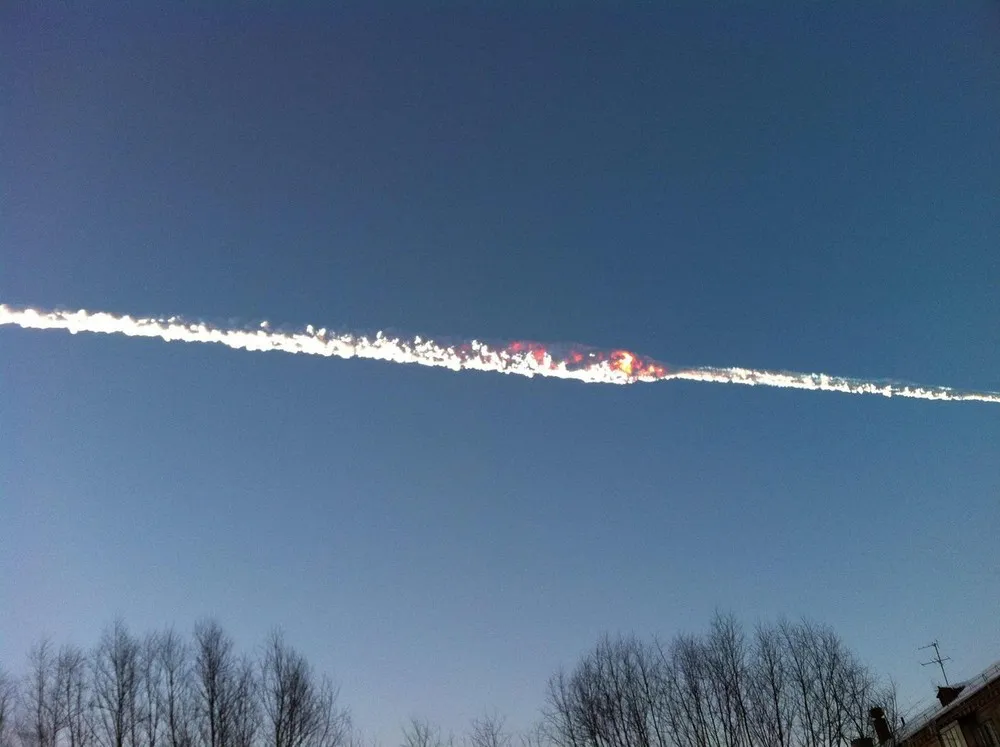 Meteor Falls in Russia's Chelyabinsk Region (VIDEO)