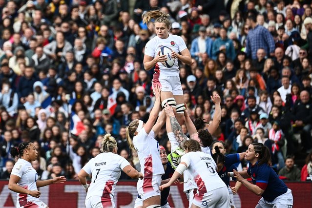 England's lock Zoe Aldcroft grabs the ball in a line-out during the Six Nations international women's rugby union match between France and England at Chaban-Delmas Stadium in Bordeaux, on April 27, 2024. (Photo by Christophe Archambault/AFP Photo)