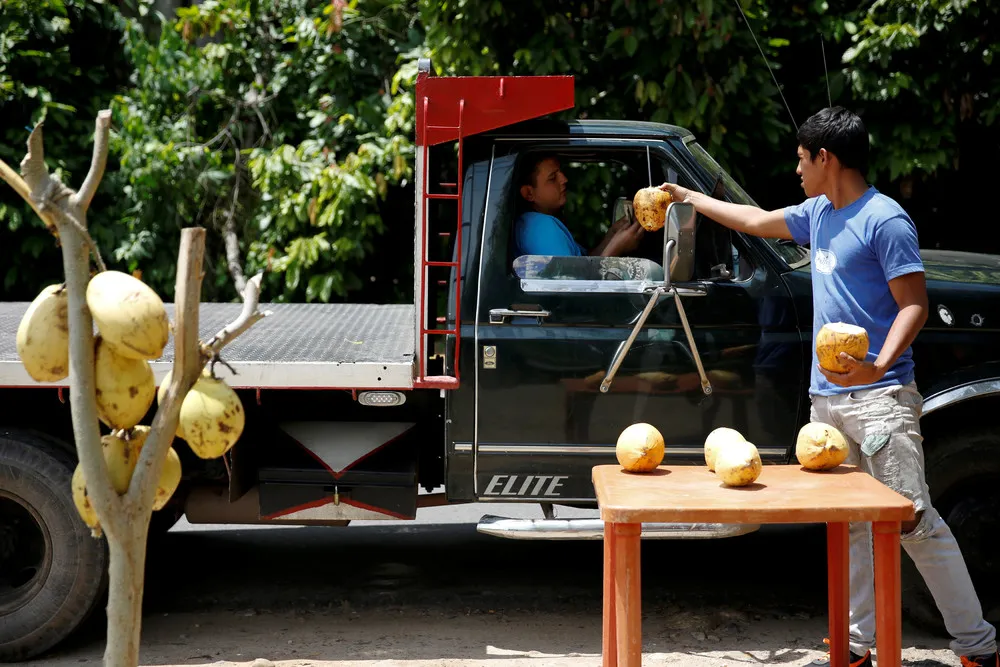 Dumpster Diving in Venezuela