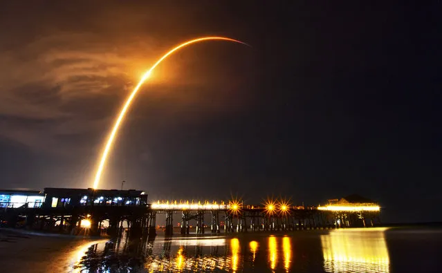 A SpaceX Falcon 9 rocket is pictured from Cocoa Beach, Fla,. as it launches from Launch Complex 40 at Cape Canaveral Space Force Station, Fla., Sunday, September, 4, 2022. The rideshare mission features 51 Starlink satellites and an orbital transfer vehicle for customer Spaceflight Inc. (Photo by Malcolm Denemark/Florida Today via AP Photo)