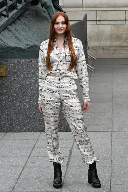 Sophie Turner attends the Louis Vuitton Womenswear Fall Winter 2023-2024 show as part of Paris Fashion Week on March 06, 2023 in Paris, France. (Photo by Stephane Cardinale - Corbis/Corbis via Getty Images)