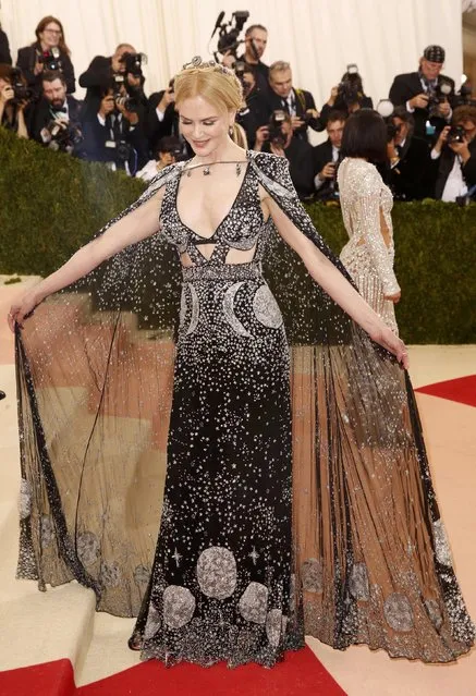 Actress Nicole Kidman arrives at the Metropolitan Museum of Art Costume Institute Gala (Met Gala) to celebrate the opening of “Manus x Machina: Fashion in an Age of Technology” in the Manhattan borough of New York, May 2, 2016. (Photo by Lucas Jackson/Reuters)