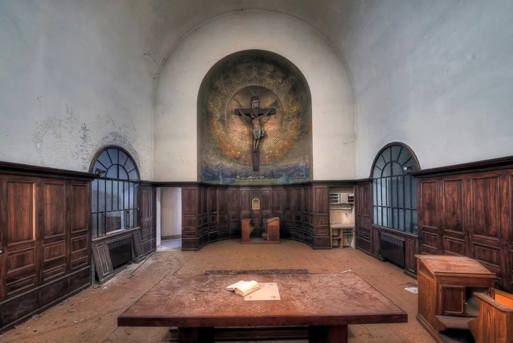 Abandoned Places by Photographer Niki Feijen