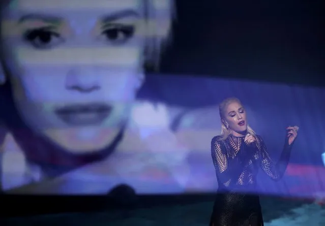 Gwen Stefani performs "Used to Love You" during the 2015 American Music Awards in Los Angeles, California November 22, 2015. (Photo by Mario Anzuoni/Reuters)