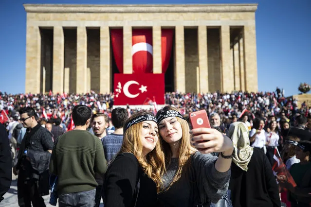 People gather to attend a ceremony marking the 95th anniversary of Republic Day at the Anitkabir, the mausoleum of the founder of Turkish Republic Mustafa Kemal Ataturk, in Ankara, Turkey on October 29, 2018. (Photo by Ozge Elif Kizil/Anadolu Agency/Getty Images)