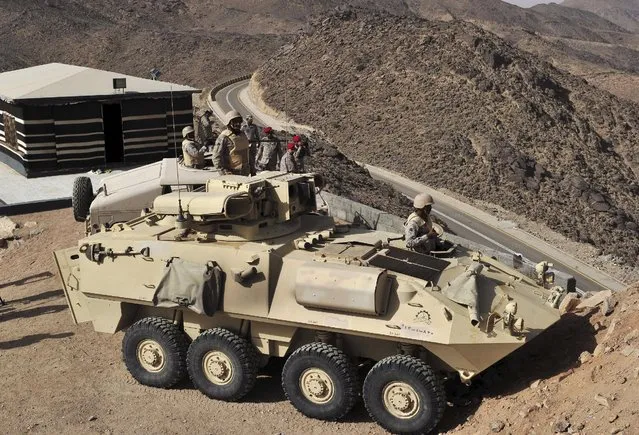 Saudi army are seen deployed along the Saudi border with Yemen April 21, 2015. (Photo by Reuters/Stringer)