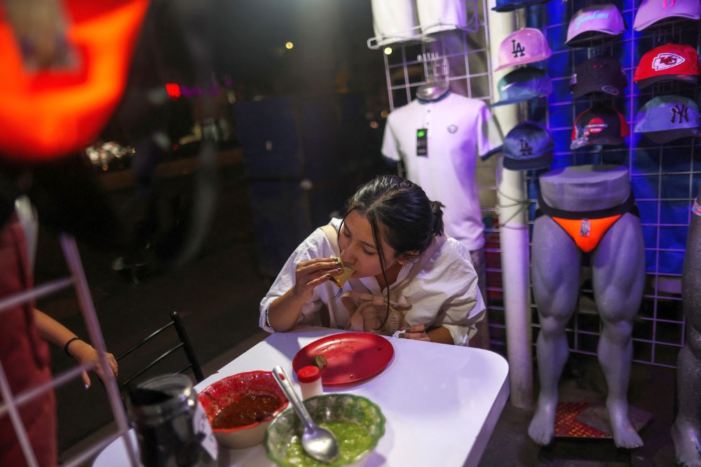 Humans and Mannequins