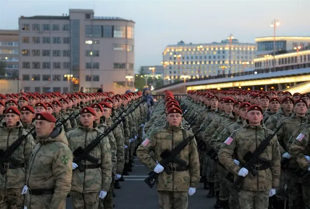 Russian service members line up before a rehearsal for a military parade marking the anniversary of the victory over Nazi Germany in World War Two in Moscow, Russia on April 27, 2023. (Photo by Evgenia Novozhenina/Reuters)