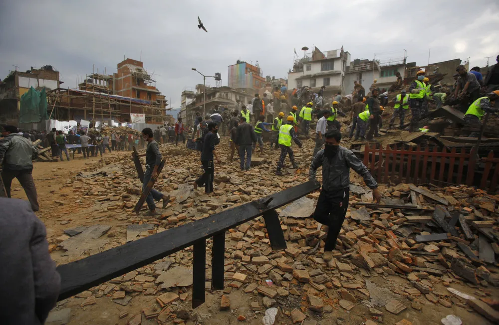 Magnitude 7.8 Earthquake hits Nepal (150+ Photos)