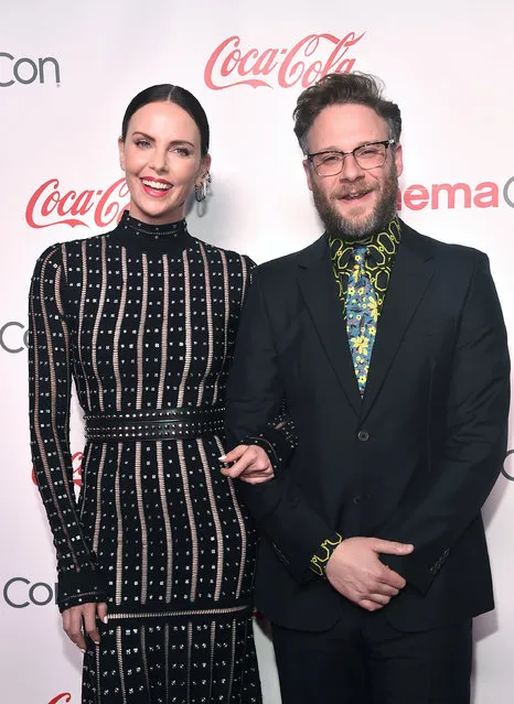 (L-R) Charlize Theron and Seth Rogen attends The CinemaCon Big Screen Achievement Awards Brought to you by The Coca-Cola Company at OMNIA Nightclub at Caesars Palace during CinemaCon, the official convention of the National Association of Theatre Owners, on April 4, 2019 in Las Vegas, Nevada. (Photo by Alberto E. Rodriguez/Getty Images for CinemaCon)