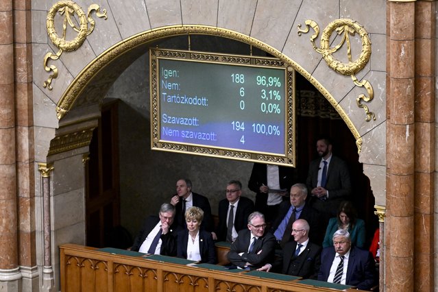 A display shows results during a vote by lawmakers which is expected to approve Sweden's accession into NATO, in Budapest, Hungary, Monday, February 26, 2024. Hungary's parliament holds a vote on ratifying Sweden's bid to join NATO bringing an end to more than 18 months of delays that have frustrated the alliance as it seeks to expand in response to Russia's war in Ukraine. (Photo by Denes Erdos/AP Photo)