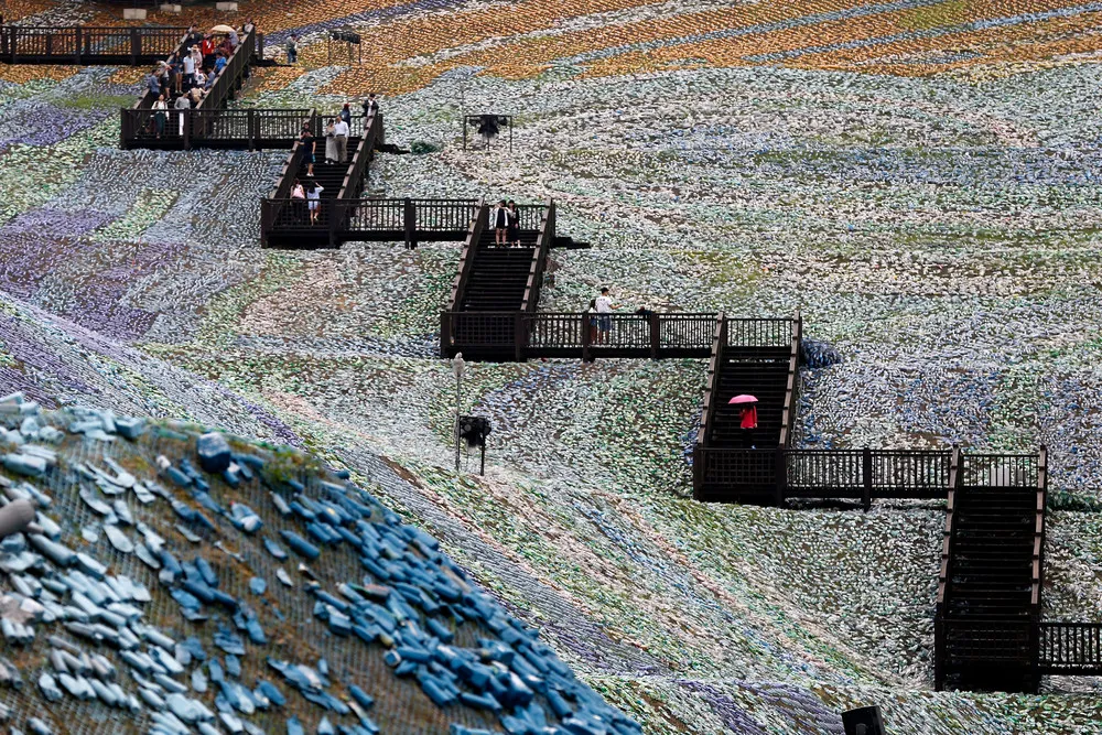 The Day in Photos – April 22, 2016