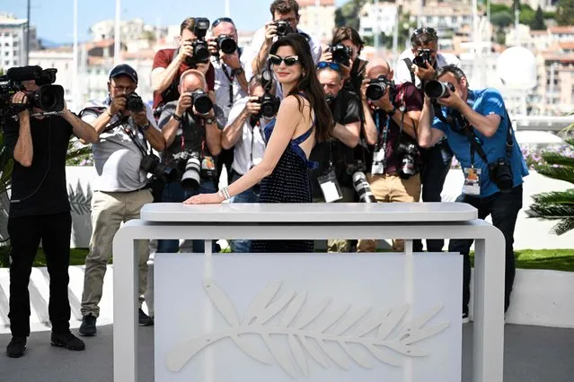 US actress Anne Hathaway poses during a photocall for the film “Armageddon Time” at the 75th edition of the Cannes Film Festival in Cannes, southern France, on May 20, 2022. (Photo by Christophe Simon/AFP Photo)