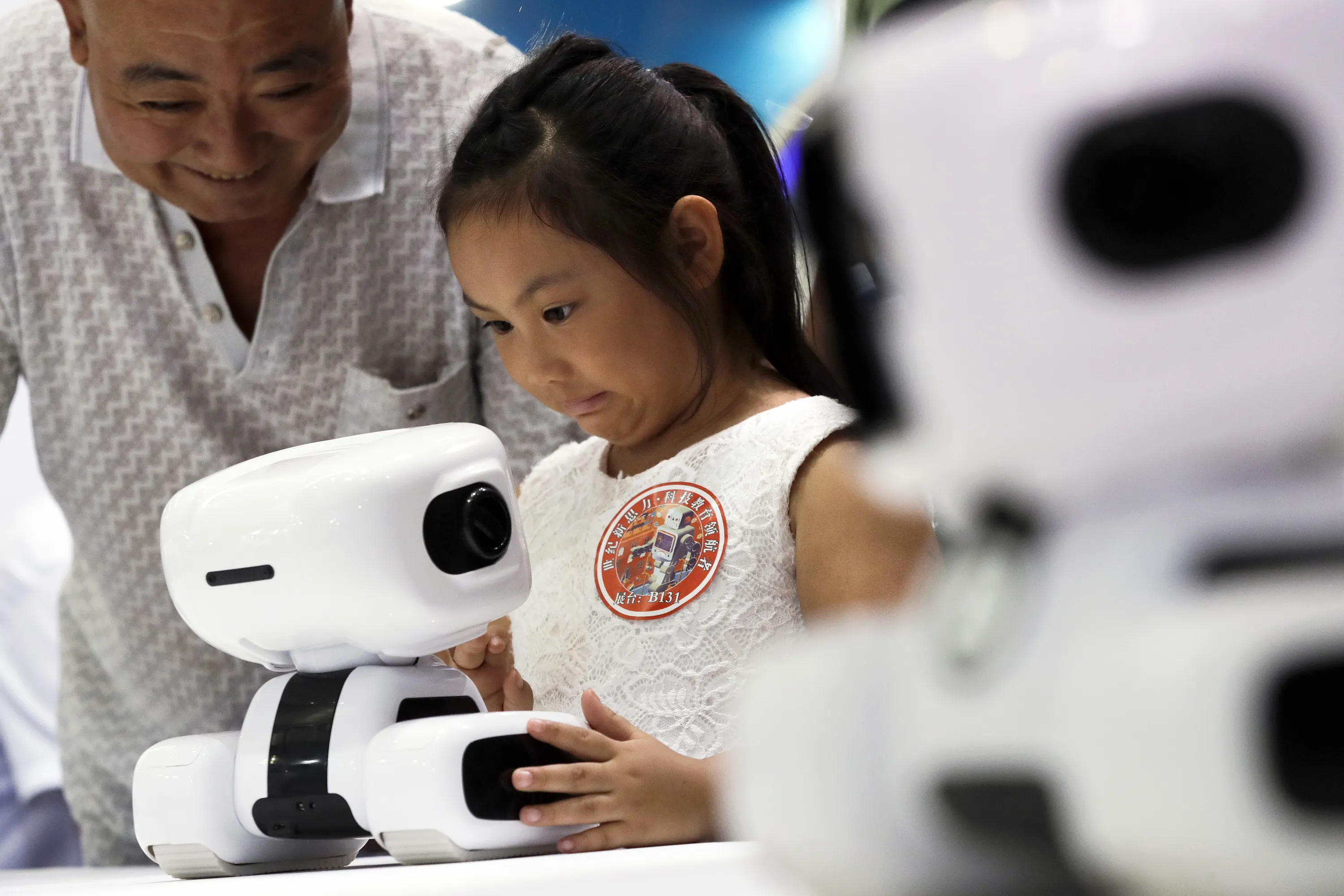 Новый технология япония. Китай робототехника. Японские роботы. Роботы в Китае. Робот китаец.