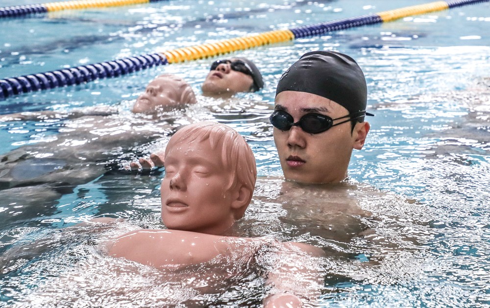 Humans and Mannequins