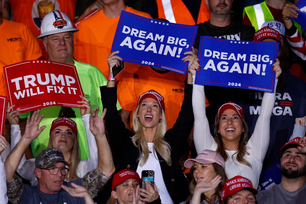 Pictures of the Year 2024, Part 218/2406