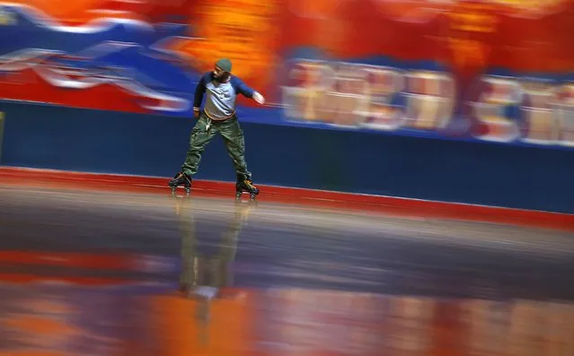 A man roller skates at Rich City Skate in Richton Park, Illinois, January 12, 2015. (Photo by Jim Young/Reuters)