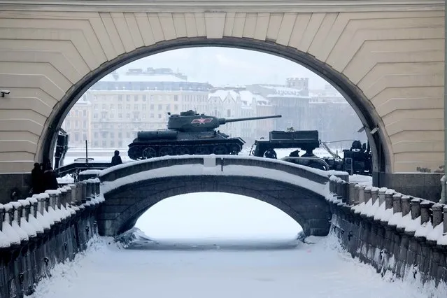 Soviet army T-34 tank is seen during rehearsal of the parade to mark 75 years since Leningrad siege was lifted during the World War Two in Saint Petersburg, Russia January 24, 2019. (Photo by Anton Vaganov/Reuters)