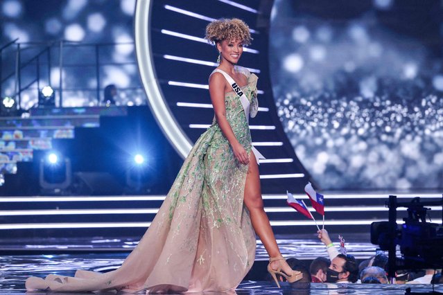 Miss USA, Elle Smith, presents herself on stage during the preliminary stage of the 70th Miss Universe beauty pageant in Israel's southern Red Sea coastal city of Eilat on December 10, 2021. (Photo by Menahem Kahana/AFP Photo)
