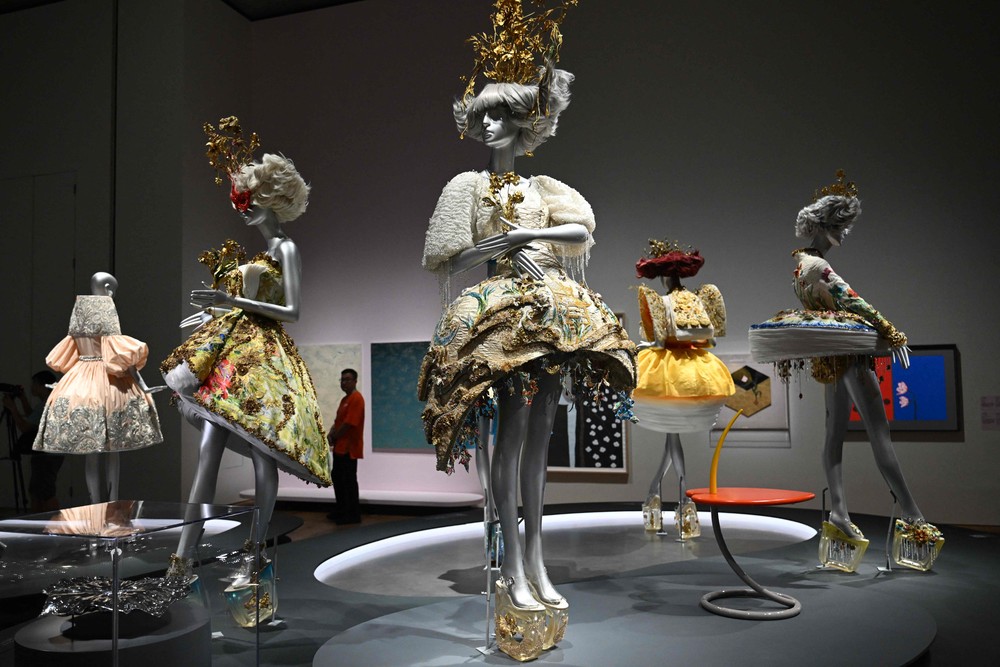 Humans and Mannequins