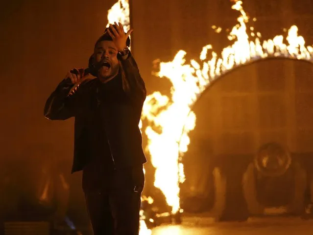 The Weeknd performs "The Hills" during the 2015 American Music Awards in Los Angeles, California November 22, 2015. (Photo by Mario Anzuoni/Reuters)