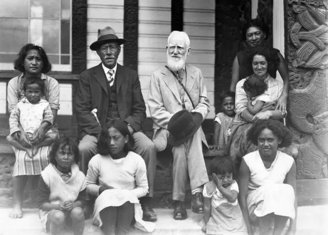 Dramatist G. B. Shaw with a group of Maoris at Ohinemutu, Rotorua, New Zealand, April 25, 1934, during his current tour in southern seas with Mrs. Shaw. With him, on his right, is Alf Warbrick, one of the best known Maori Guides. The latter said Shaw was one of the fastest walkers he had ever met, and Mr. Warbrick has walked plenty. (Photo by AP Photo)