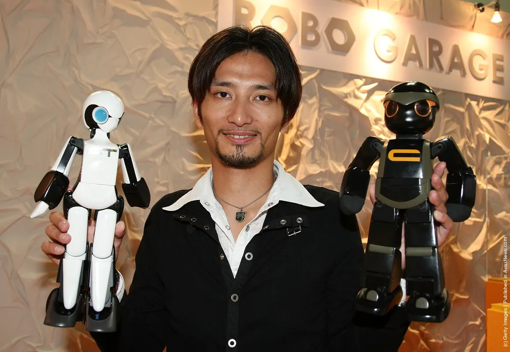 Tomotaka Takahashi And His Robots