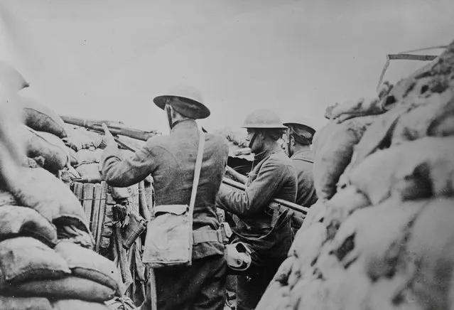 American soldiers keep watch in a trench in France in an undated photo taken during the First World War. (Photo by Reuters/Courtesy Library of Congress)