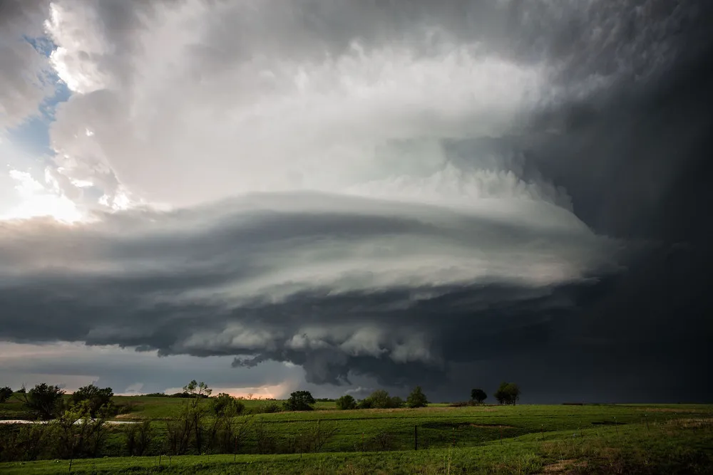 Stunning Supercell Thunderstorm in Kansas