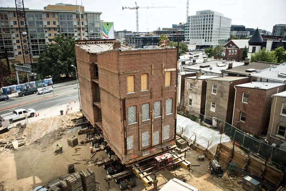 Historic Building on the Move