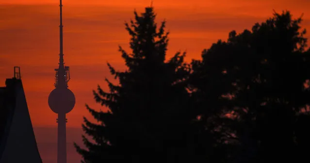 A television tower is pictured during sunset in Berlin  October 18, 2014. (Photo by Hannibal Hanschke/Reuters)