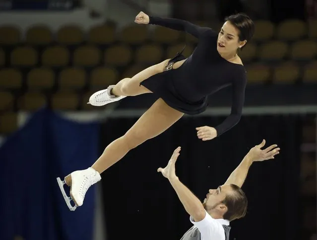 Ksenia Stolbova and Fedor Klimov of Russia perform during the Pairs short program at the Skate America figure skating competition in Milwaukee, Wisconsin October 23, 2015. (Photo by Lucy Nicholson/Reuters)