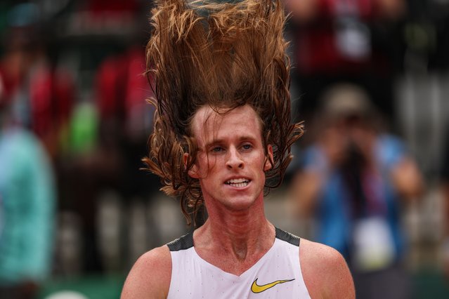 Cole Hocker celebrates after winning the Orlando Health Men's 5000m final during the 2025 USATF Outdoor Championships at Hayward Field on August 03, 2025 in Eugene, Oregon. (Photo by Patrick Smith/Getty Images)