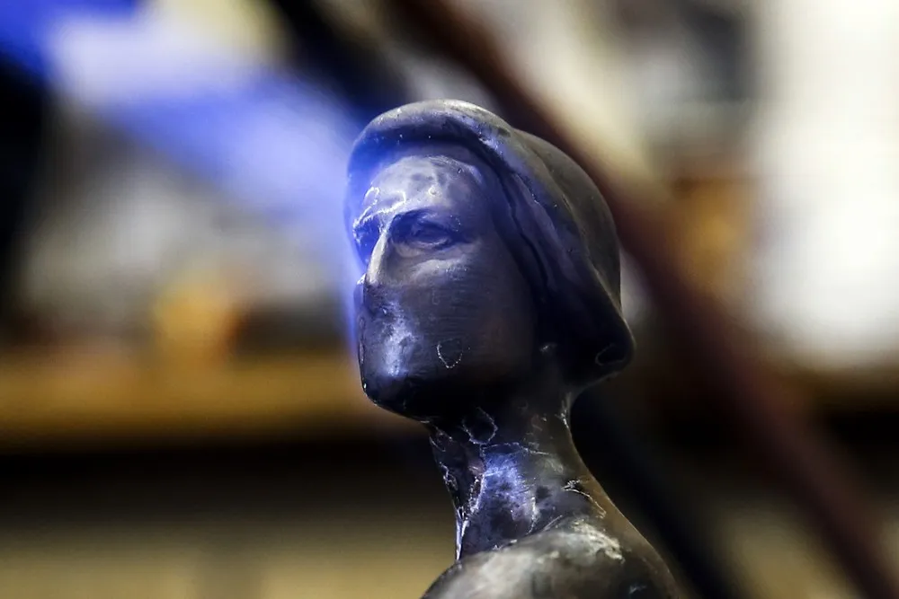 Production of the Statuettes for the 21th annual Screen Actors Guild (SAG) Awards at American Fine Arts Foundry