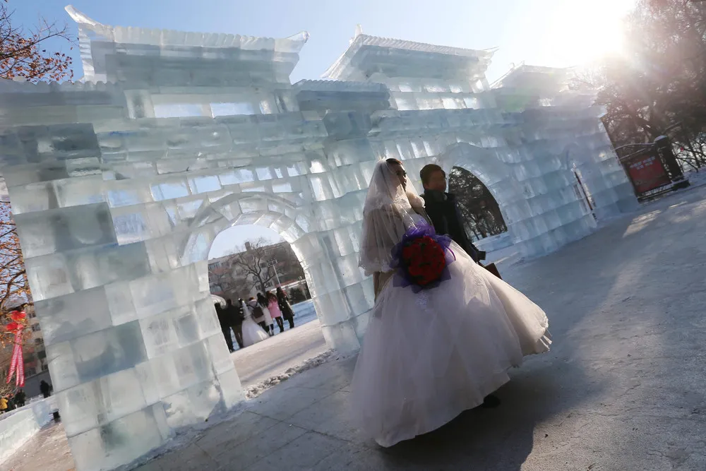 Couples Wed in Mass Nuptials at China Ice Festival