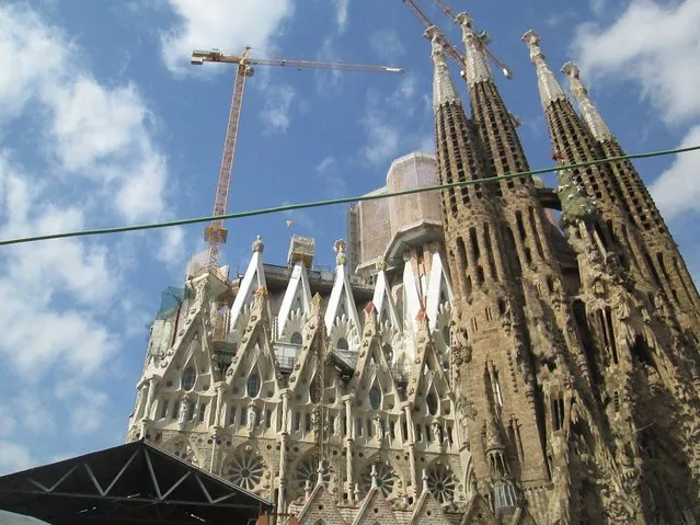 We Build Tomorrow – Sagrada Familia 2026 ( VIDEO )