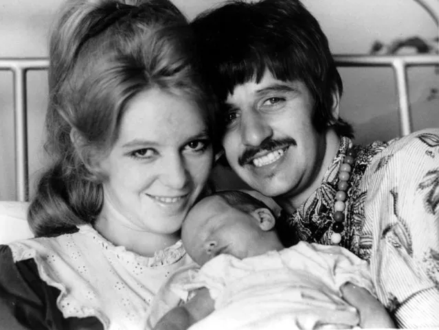 Member of The Beatles Ringo Starr and his wife, Maureen, 21, pose with their son, Jason Starkey, in London's Queen Charlotte's Hospital, England, on August 23, 1967. The couple's first son, Zak, was born Sept. 1965. (Photo by AP Photo)
