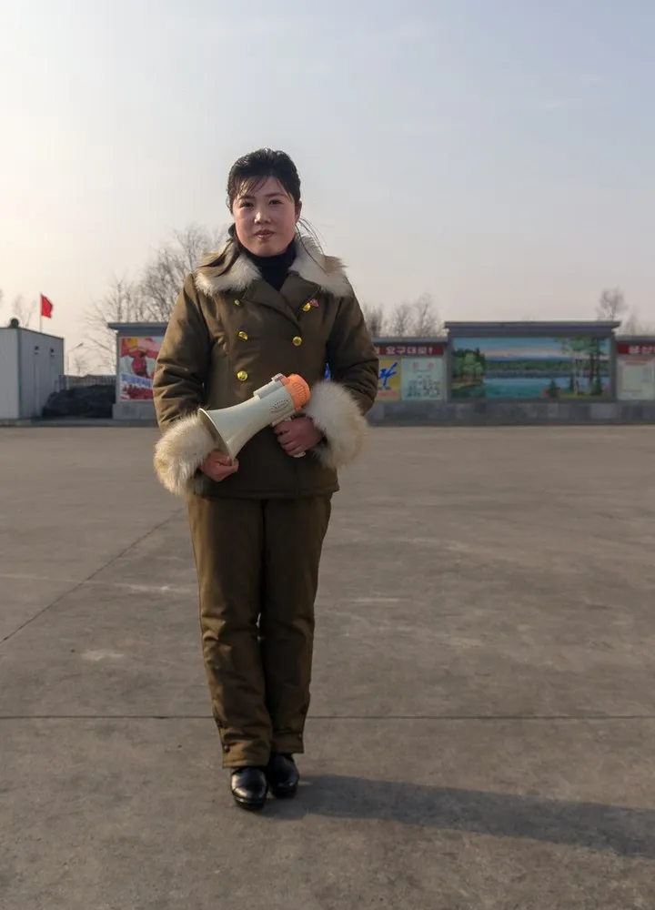 Daily Life in North Korea (54 Photos)