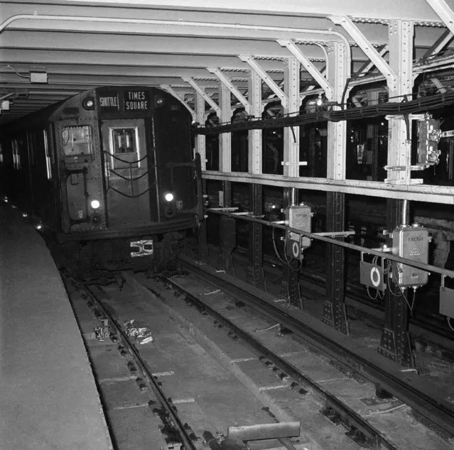 This is a head-on view of the automated subway shuttle train, scheduled to operate between Grand Central Station on New York's East Side and Times Square on the West Side of Manhattan, December 13, 1961. (Photo by Anthony Camerano/AP Photo)