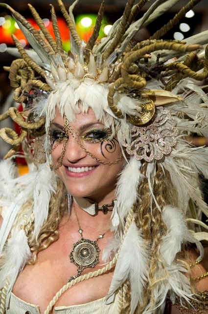 Wendy Waagenaar, of Los Angeles, who created her own unique costume for the first day of Comic-Con International, poses at the event at the San Diego Convention Center in San Diego, Calif., on Thursday, July 20, 2017. (Photo by Kevin Sullivan/The Orange County Register via AP Photo)