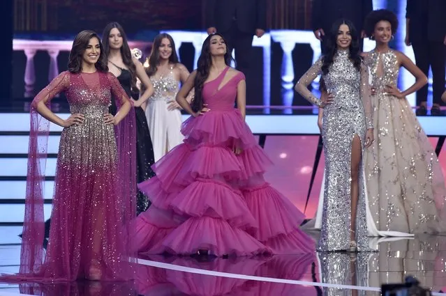 Miss Lebanon Lebanese Yasmina Zaytoun (L) and contestants pose during the Miss Lebanon 2022, held at Forum De Beirut in Beirut, Lebanon, 24 July 2022. (Photo by Wael Hamzeh/EPA/EFE)