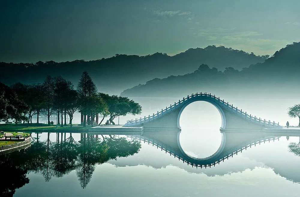 Jade Belt Bridge In Chine