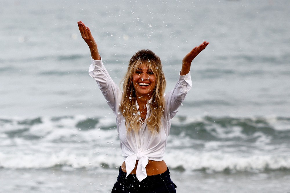 Pictures_of_the_Year_2024_Part_169/240