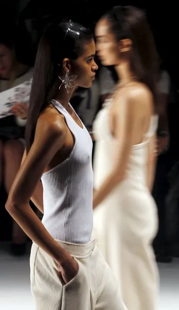 Models present creations from the Sacada Summer 2016 Ready To Wear collection during Sao Paulo Fashion Week in Sao Paul April 14, 2015. (Photo by Paulo Whitaker/Reuters)