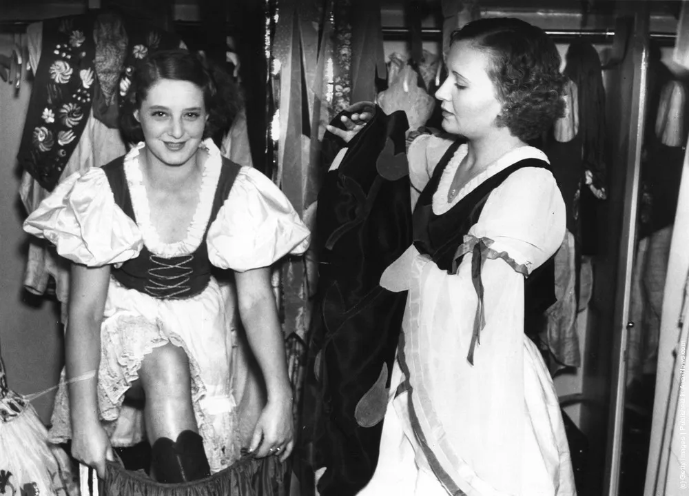 Cabaret Dancers 1900–1930