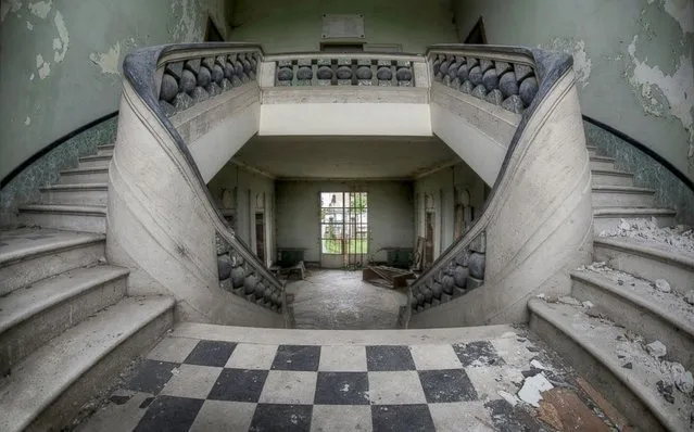 Bend Concrete – This abandoned orphanage houses a neat curved staircase. (Photo by Niki Feijen)