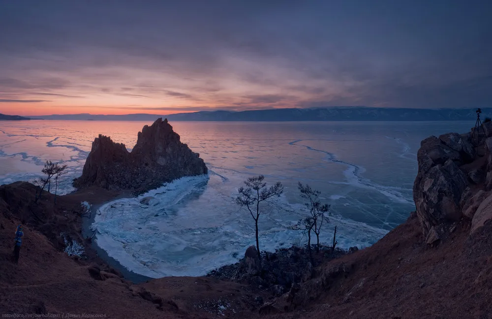 Thin Strings of Baikal