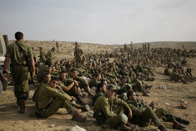 Gathering of soldiers, November 16, 2012. (Photo by Ilan Assayag)