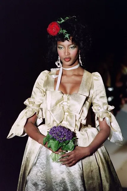 British model Naomi Campbell displays a creation on March 18, 1995 at the Louvre Carrousel in Paris in Paris as part of the Vivienne Westwood's 1995/1996 Fall/Winter ready-to-wear collection presentation. (Photo by Gérard Julien/AFP Photo)